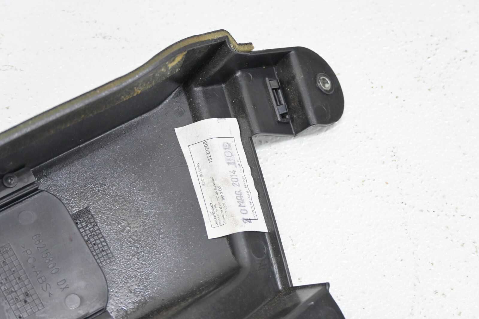 ⭐ 08-17 Maserati Granturismo Center B Pillar Post Cover Trim Black Set Oem