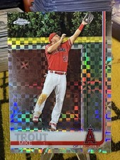 2019 Topps Chrome Mike Trout Jumping X-Fractor #200 Mint
