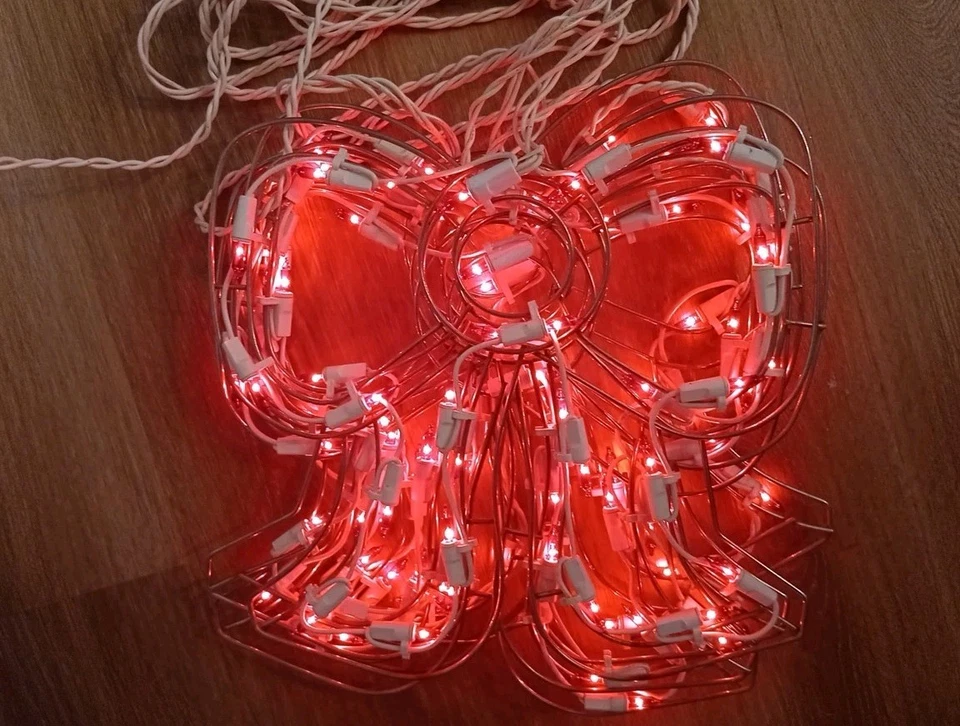 Пять винтажных красных лампочек для сосулек на металлических рамах 7 футов при подключении - Изображение 2 из 3