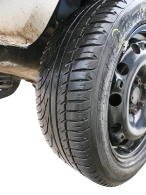 1x VW Polo 9N Ibiza Felge Reifen 195/50 R15 82V Sommerreifen 6-7mm Ersatzrad - Bild 1 von 3
