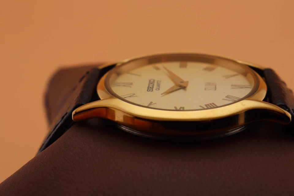 Vintage Seiko Round Quartz Men’s Watch Fitted With Brand-New Battery - New Strap - Image 4 of 4