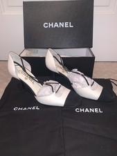 Women's Chanel White Pump with Black Toe Box size 37.5 / US 7.5B