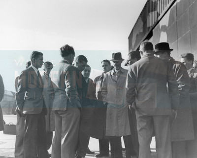 Gruppe Herren evtl. De Havilland Taube Erstflug 1945 - Originalfoto