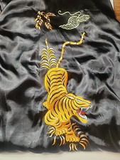 Vtg Silk KimonoDragon Tiger Robe Embroidered 100 Silk Blue Black Pockets Belt