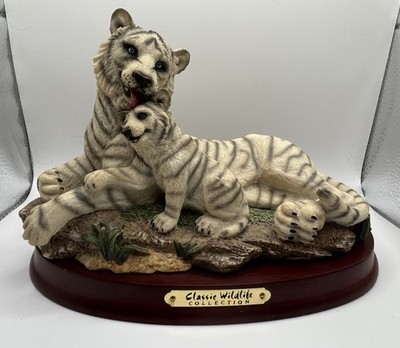 Stone Wildlife Collection White Tiger with Cub Bengal Nature Zoo Endangered