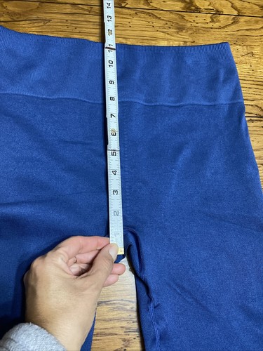 Fabletics LL101 High Waisted Seamless Blue Leggings Large Summit Leopard Print - Picture 3 of 7