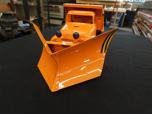 TONKA TOYS BIG MIKE DUMP TRUCK AND SNOW PLOW. - Picture 6 of 8