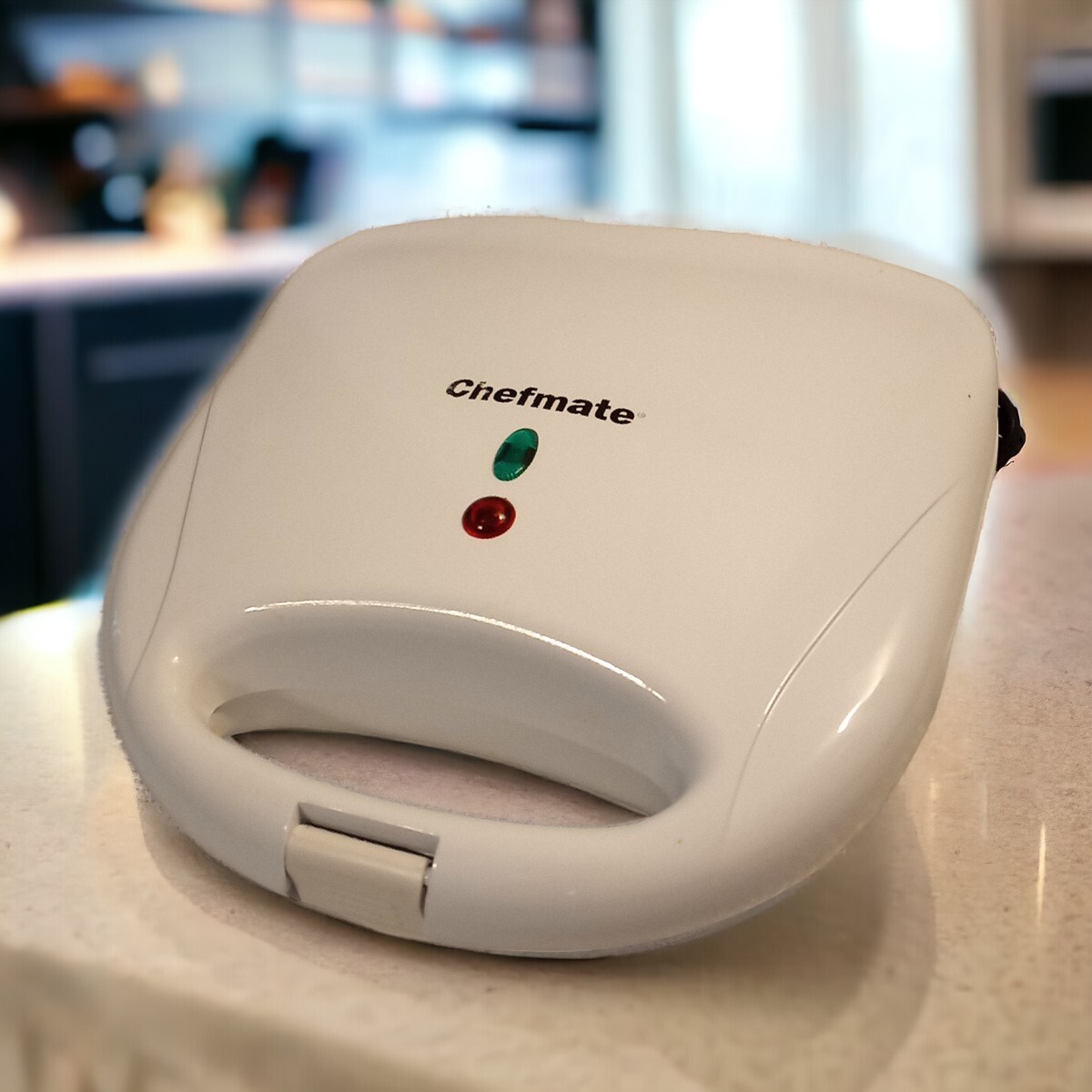 Chefmate 2 Slice Waffle Maker White Standard Model WM77 120V 600W