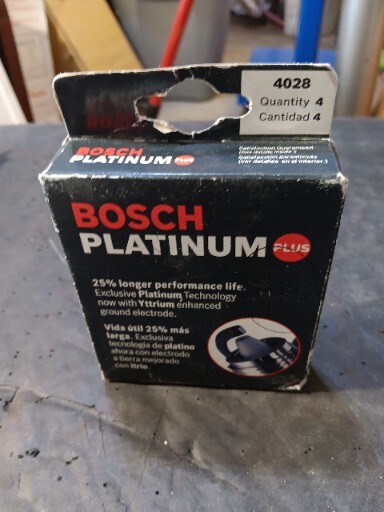 4x Platinum Plus Bosch 4028 Spark Plugs  Brand New Free Shipping 