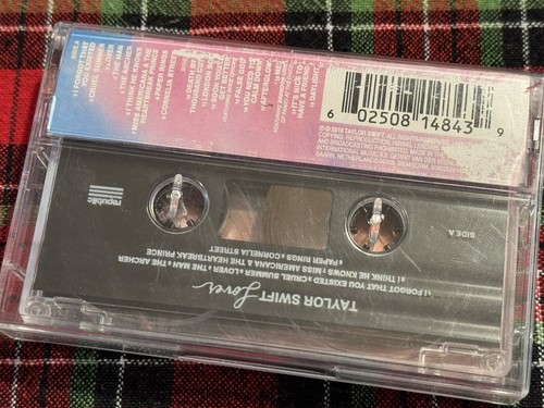 Taylor Swift Lover Cassette Tape URBAN OUTFITTERS AUTHENTIC 2019 Eras Swiftie - Picture 3 of 12