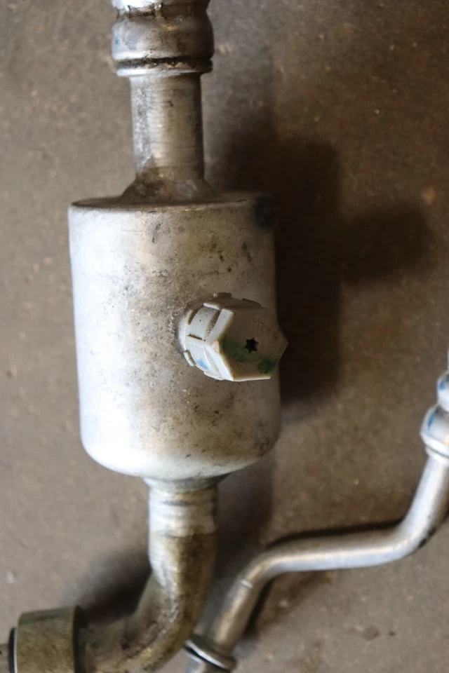 2017-2020 CHEVY TAHOE A/C AIR CONDITIONER SUCITON LINE HOSE PIPE OEM Foto 4 de 4