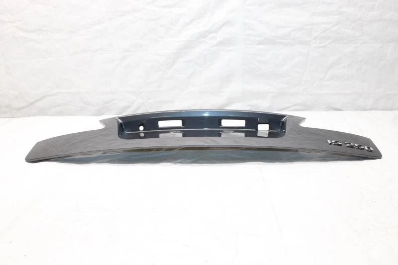 Lexus IS250 XE20 2012 sedán #255 panel de placa de maletero sin alerón sin cámara Foto 2 de 4