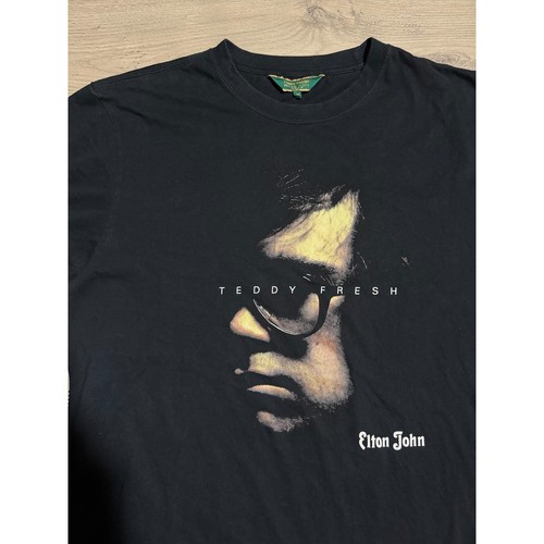 T-shirt grafica Teddy Fresh Elton John maglietta nera a fascia 2XL - Foto 3 di 7