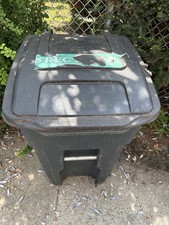 Toter 48 Gallon Wheeled Trash Cans 2x Used - Local Pickup