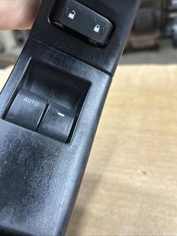 Interruptor de ventana eléctrica para conductor Ford Ranger 2009-2019 con bisel OEM 8L54-14B133 AFW Foto 3 de 4