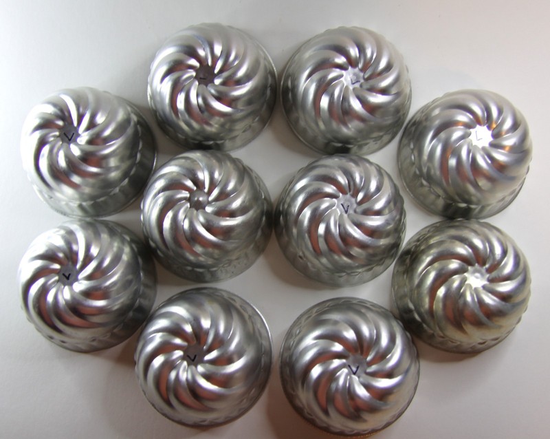 10 PC Vintage Metal/Aluminum Round Mini Tart Tins Cake Jello Molds Unmarked