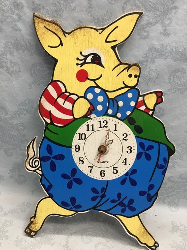 Wood Pig Piggy Shaped Wall Clock Rustic Vintage Country Style Battery Powered