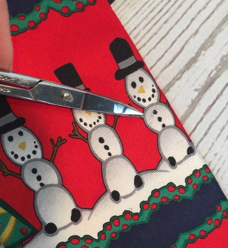 Save The Children Collection Tie Snowmen Christmas Holiday Red Silk L57" W3-7/8" - Picture 11 of 12