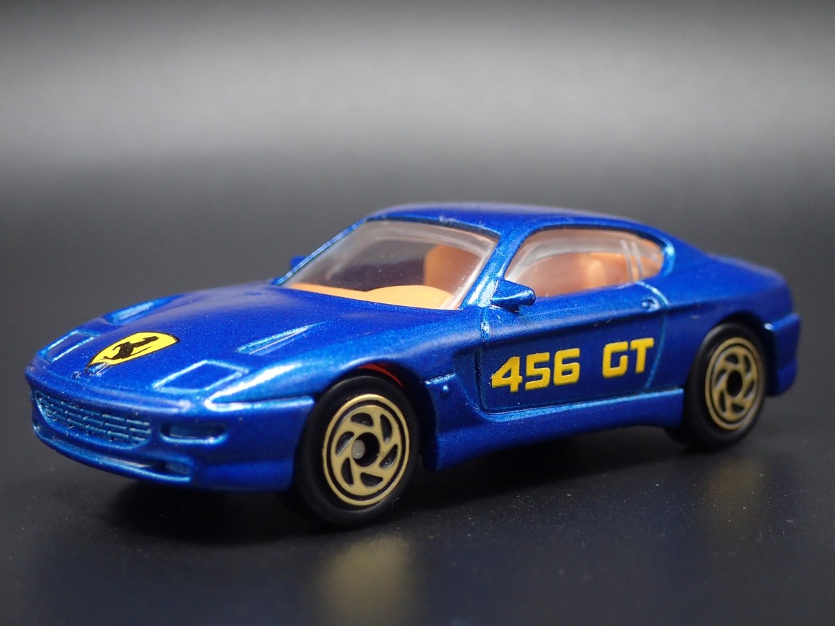 1/64 ジオラマ Ferrari 1992-1997 FERRARI 456 GT BLUE 1:64 SCALE COLLECTIBLE DIORAMA