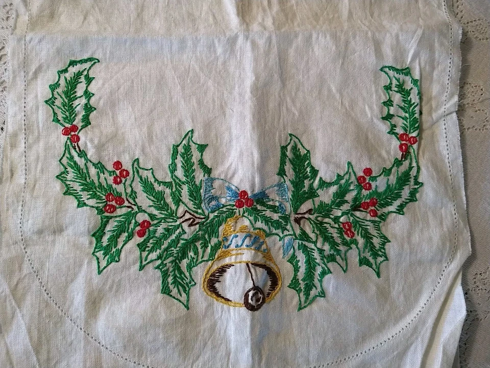 Corredor de mesa de lino Dexter Lee Wards COMPLETADO 02-00873 campanas de Navidad acebo Foto 2 de 4