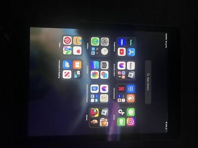 Apple iPad 6th Gen. 32GB, Wi-Fi + Cellular (Unlocked), 9.7in - Space Gray