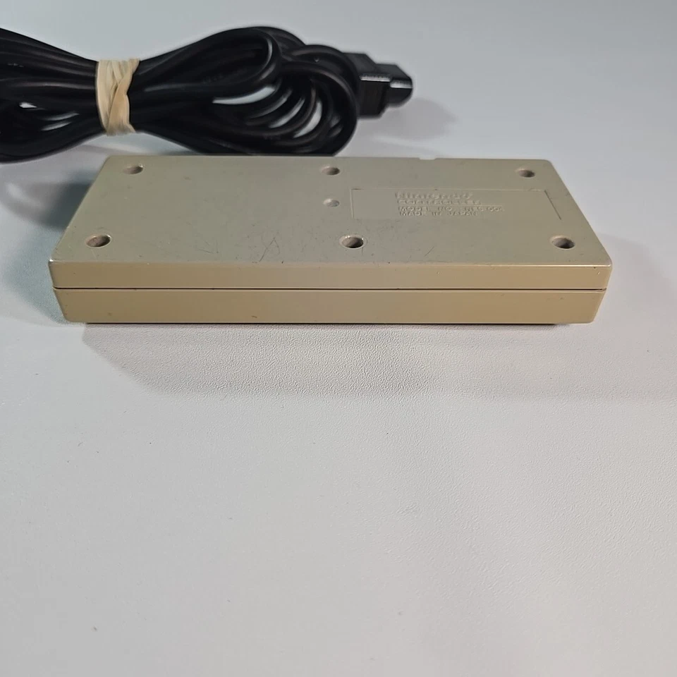 Nintendo NES-004 Corded Controller OEM Nintendo NES Official Nintendo Controller - Image 3 of 4