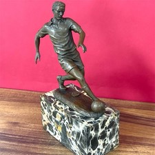 Statua calciatore bronzo su marmo calciatore tiro regalo sport arte decorazione