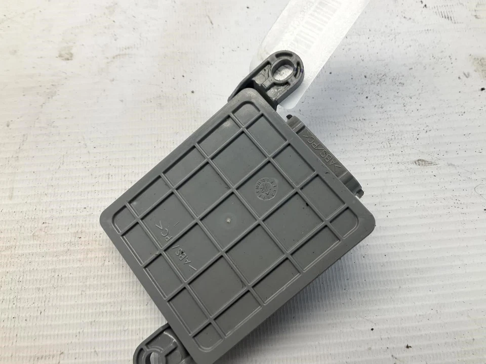 09-17 VW Volkswagen Tiguan Seat Occupant Detection Sensor Control Module P - Image 3 of 4