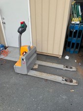 Multiton Qmax 3000 lb. Hydraulic Pallet Lift, Yellow, Used, New Battery Needed