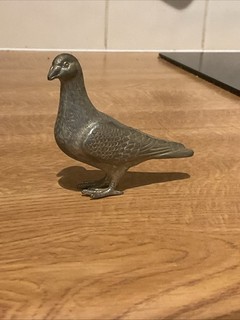 Pewter Racing Pigeon 7.5 Centimetres Tall 10 Centimetres Long From The 1970s￼