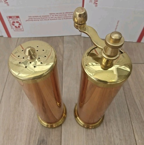 Vintage Italy Macina Temperata Copper And Brass Pepper Mill & Salt Shaker - Picture 2 of 9