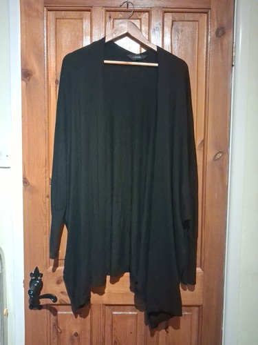 Lange Strickjacke schwarz vorne offen von Yours Größe 22/24 - zweimal getragen GC