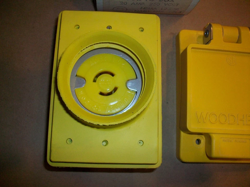 Woodhead Watertite 露台 67W06 20amp 250v 全新带盒 — 第 3/3 张图片