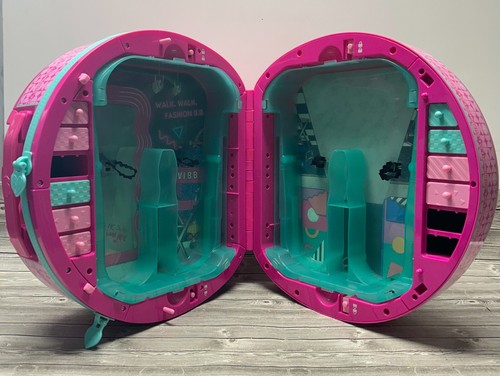 LOL Surprise OMG World Travel Closet With Wheels - Picture 2 of 8