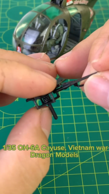 Pre-Order) OH-6A Cayuse /w 04 Crews in Vietnam war 1:35 Pro Built
