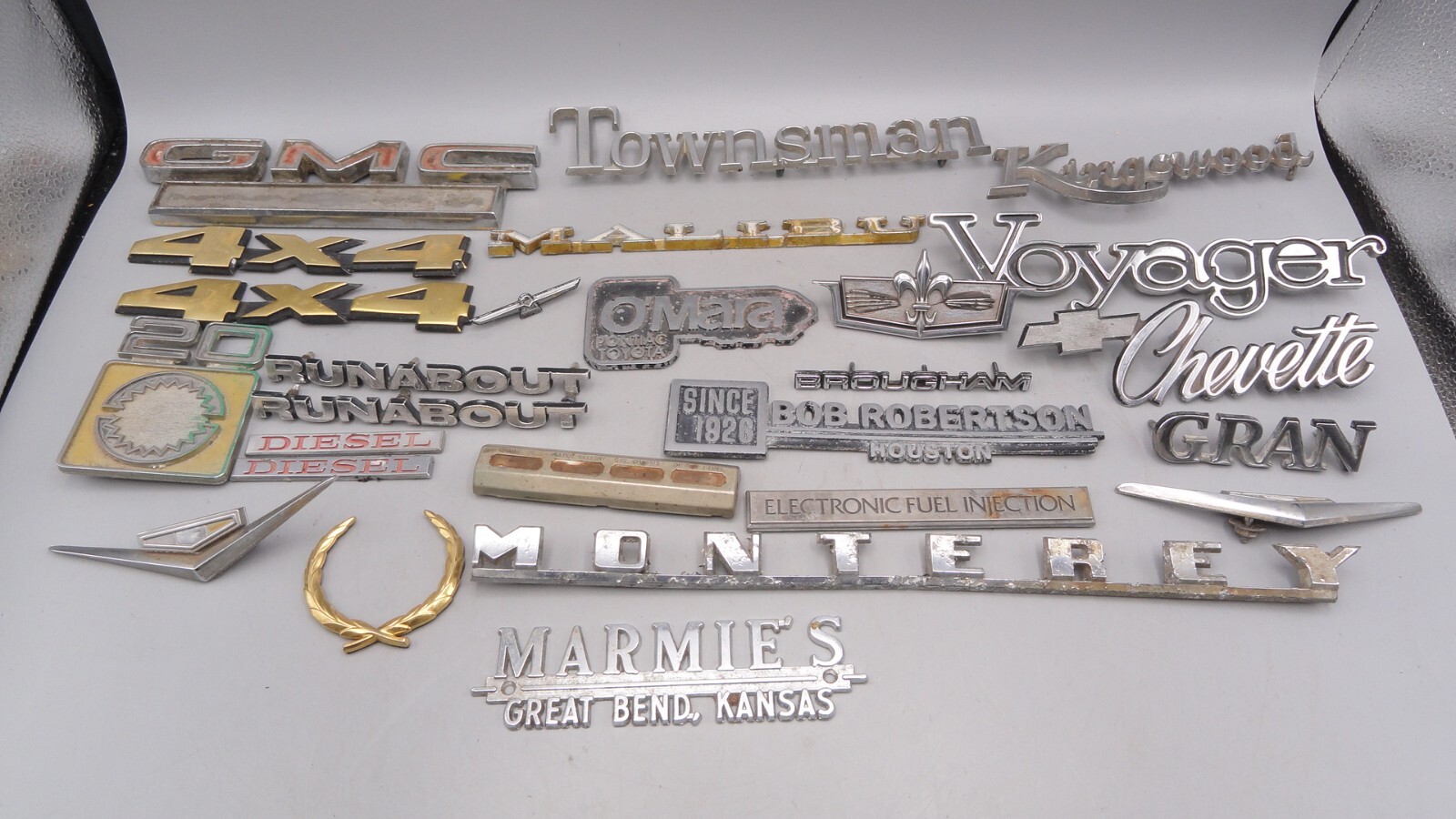 Lot Of 25 Vintage Metal Car Emblems / Badges - Dealer, Chevrolet, Ford
