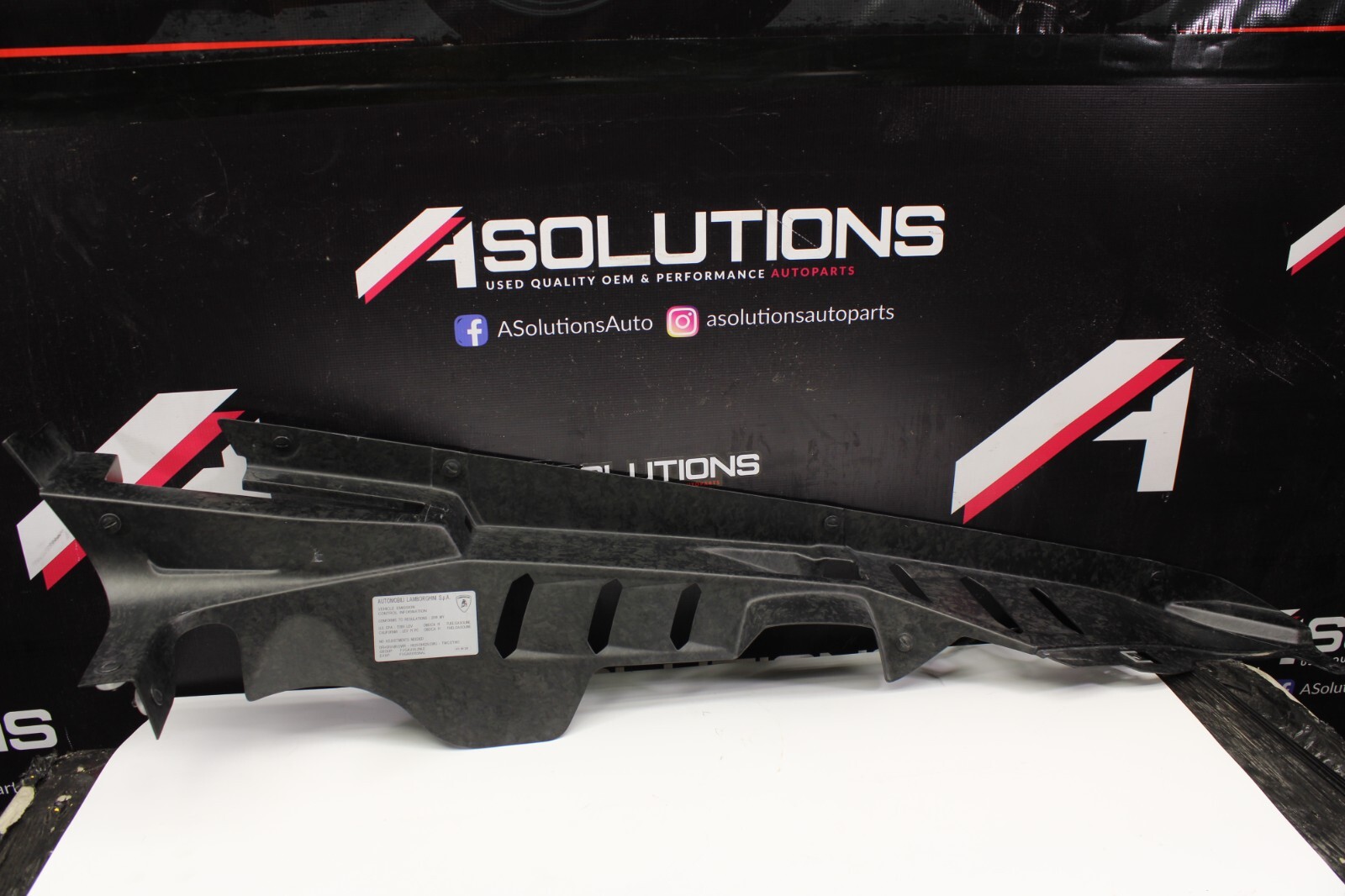 2015 LAMBORGHINI HURACAN COVER (CARBON FORGED) ENGINE BAY TRIM PANELS OEM LH RH