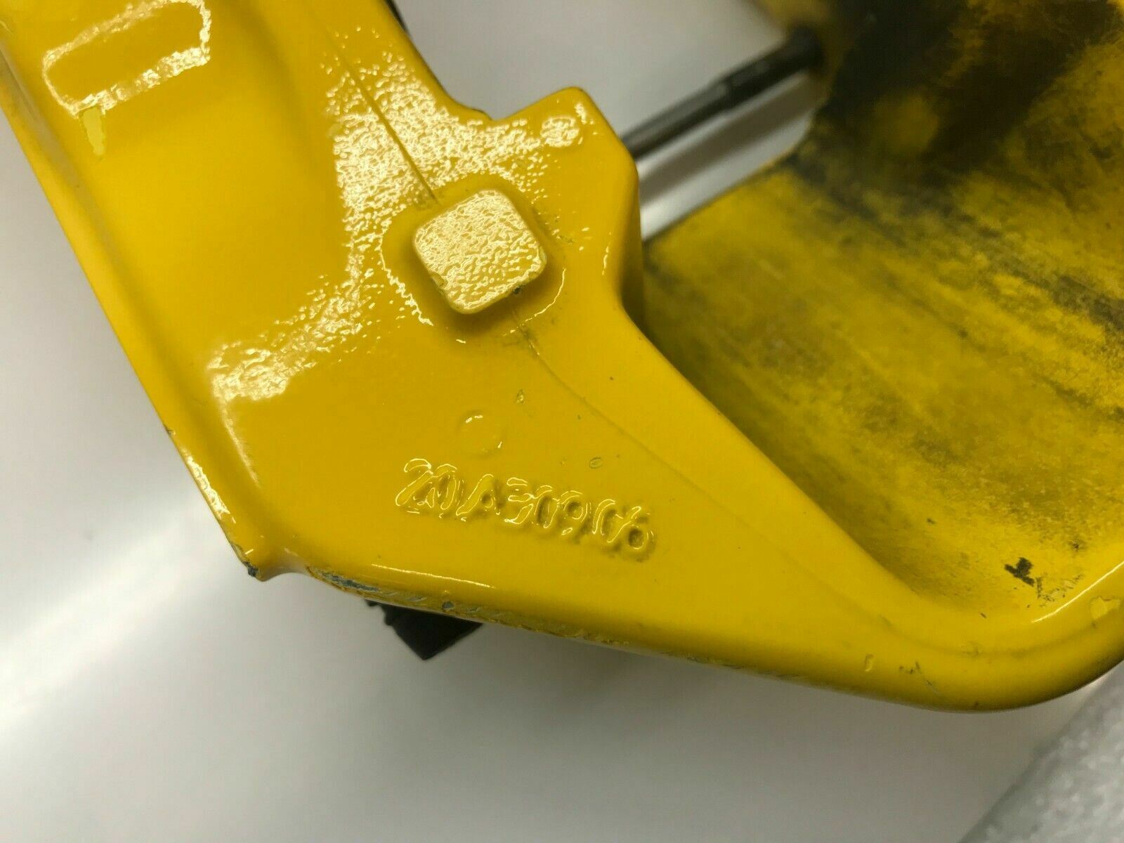 FERRARI 458 ITALIA REAR RIGHT PASSENGER SIDE CCB BRAKE CALIPER YELLOW OEM 261791