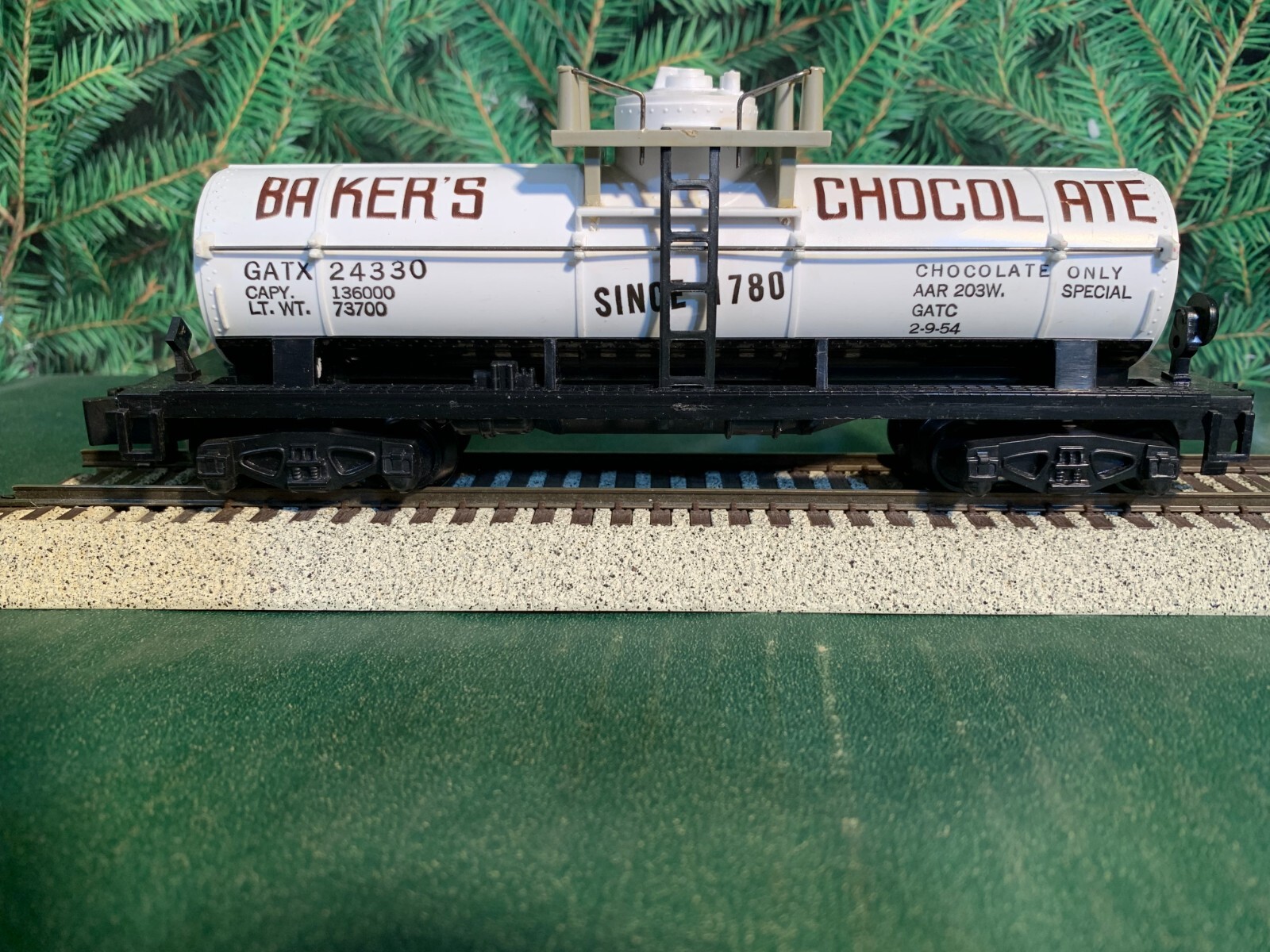 American Flyer 24330 BAKERS CHOCOLATE TANK CAR ..PIKEMASTER...1961