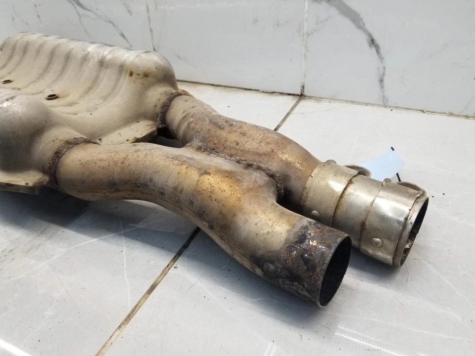 Audi A8 2008 dos en dos salidas OEM doble escape resonador #007388 Foto 4 de 4