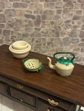 Dolls House 1/12 Scale  Miniature Vintage Kitchenware Kettle Colander Bowls X3