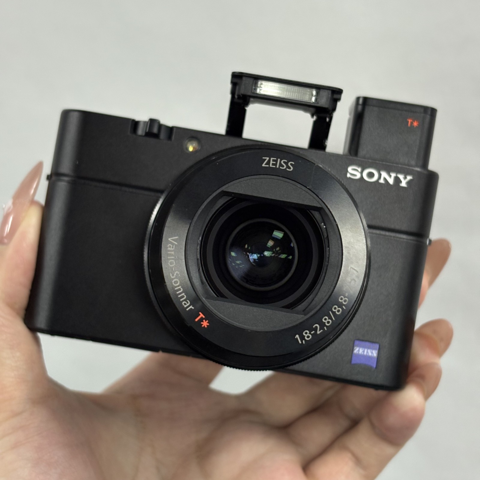 Sony Cyber-shot RX100 III DSC-RX100M3 20.2MP Compact Digital Camera 90%New
