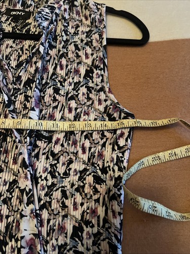 DKNY Women's Floral Pleated High Tie Neck Sleeveless Blouse Size Large - Picture 6 of 10