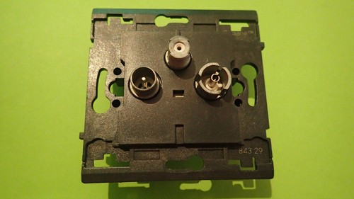 Prise TV-FM-SAT Legrand Sagane 84329 - Modèle 843 29, Pour Installation électrique, Vendue à L'unité