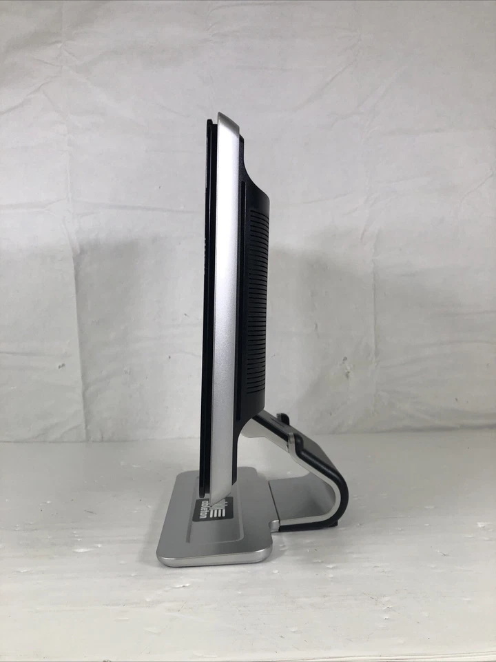 HP W1707 LCD TFT Widescreen Monitor 17-Inch 1440 × 900 Built-in Speakers - Works - Image 4 of 4