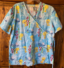 Looney Tunes - Tweety Bird - Christmas SCRUBS top w pockets - crisp, clean - M/L