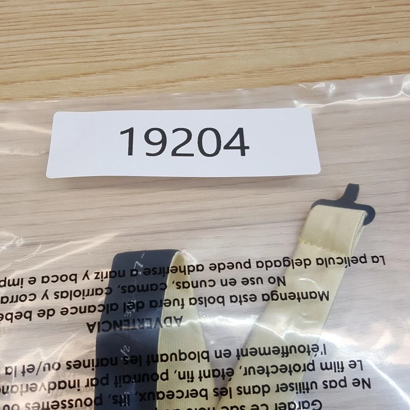 Gravata borboleta masculina BAR III cetim amarelo pastel sólido pré-amarrada - Imagem 4 de 4