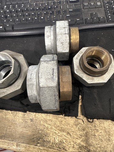 WATTS Malleable Iron & Brass Dielectric Union Mix Lot Of 4