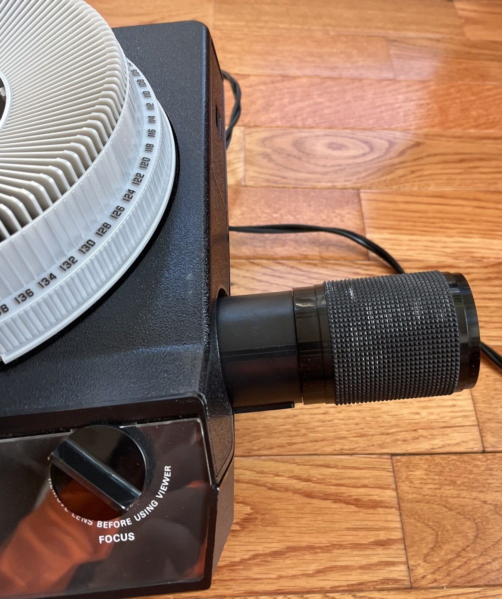 KODAK Carousel 5600 Slide Projector GREAT W Remote Slide Tray