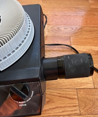 KODAK Carousel 5600 Slide Projector GREAT W Remote Slide Tray